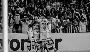 Corinthians e Santos duelam por vaga na Libertadores neste domingo (21)