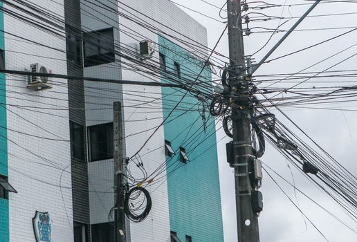 cabos fio postes poluição visual joao pessoa