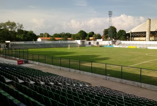 Estádio Lindolfo Monteiro, em Teresina