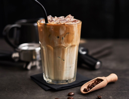 Shake de café com aveia e whey protein (Imagem: xMarshall | Shutterstock)