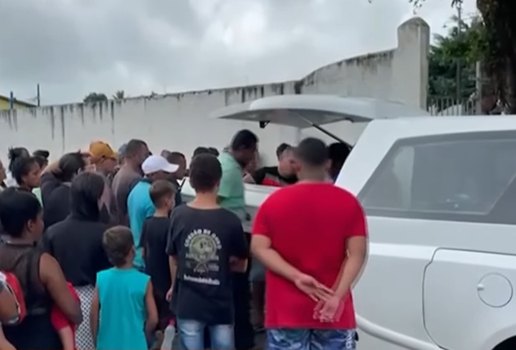 Sepultado corpo de menina paraibana morta a tiros na Grande Recife