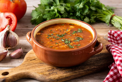 Sopa de lentilha vermelha (Imagem: etorres | Shutterstock)