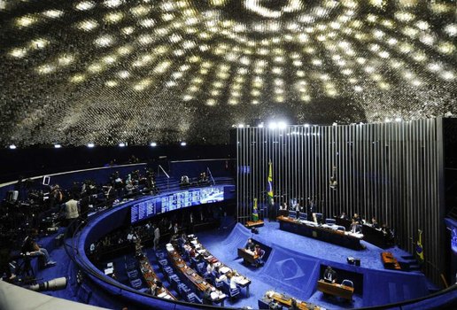 Brasileiros não confiam nos políticos, ministros, banqueiros, líderes religiosos e juízes