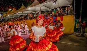 Carnaval Tradicao de Joao Pessoa atrai multidao na primeira noite de desfiles 10