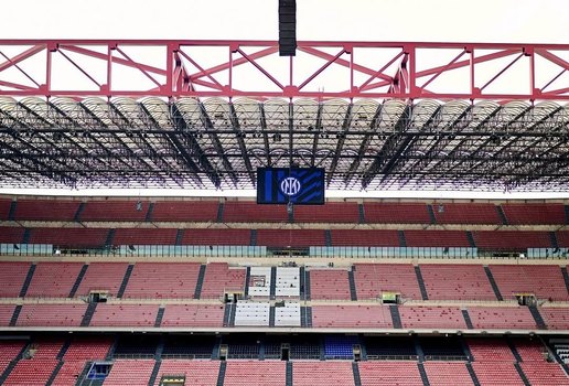 We know the stadium all too well Its time to make the floor shake Forza Inter Inter Verona