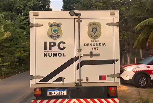 Corpo é encontrado dentro de carro abandonado no bairro de Mangabeira, em João Pessoa numol ipc carro iml