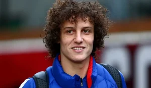 Mulher que denunciou David Luiz vai entregar celular para pericia policial