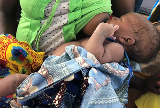 MAE E BEBE AFRICA 05 04 2019