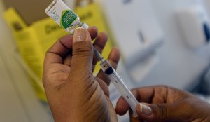 Vacinação contra gripe acontece em diversos bairros