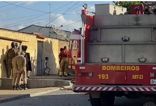 Polícia Militar e o Corpo de Bombeiros negociaram a rendição do homem