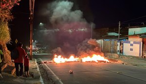 Comunidade protesta após operação policial no Tambiá, em João Pessoa