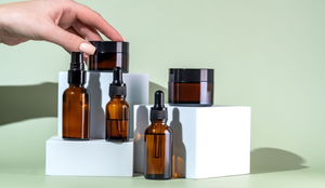 Uma rotina de skincare equilibrada é essencial para a saúde da pele e resultados eficazes (Imagem: Irina Kvyatkovskaya | Shutterstock)