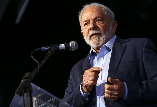 Presidente eleito Luiz Inácio Lula da Silva toma posse em Brasília