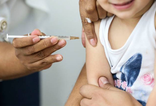 Vacinação infantil tem a maior queda contínua dos últimos 30 anos, diz OMS