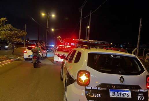 Colisão entre moto e ônibus deixa mulher morta e outra ferida em JP