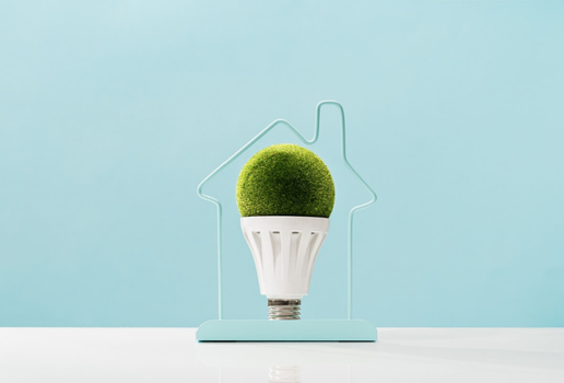 Pequenos ajustes na rotina mostram que economia e sustentabilidade podem caminhar juntas (Imagem: taniascamera | Shutterstock)