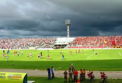 Campinense e Treze fazem jogo decisivo pelo Paraibano