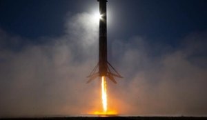 Falcon 9, da SpaceX, levou 105 pequenos satélites a órbita nesta quinta (13)