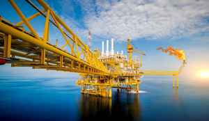 O petróleo está mais presente em nossa vida do que pensamos (Imagem: xmentoys | Shutterstock)