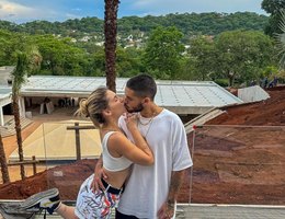No Instagram, até Anitta ficou chocada com o tamanho do imóvel: "Um shopping"