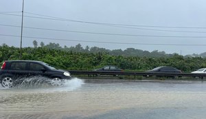 Motoristas enfrentam dificuldades em dias de chuva em João Pessoa