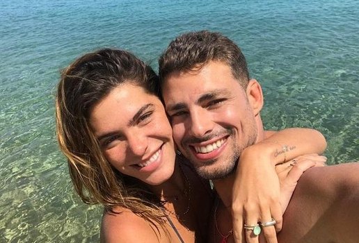 Mariana Goldfarb anuncia fim do casamento com Cauã Reymond
