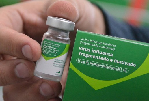 Vacina protege contra três subtipos do vírus: influenza A (H1N1); influenza A (H3N2) e influenza B.