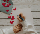 A Lei da Atração é uma ferramenta poderosa para atrair um amor (Imagem: KatyaErshova | Shutterstock)