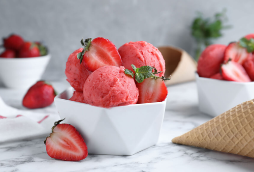Sorvete de morango (Imagem: New Africa | Shutterstock)