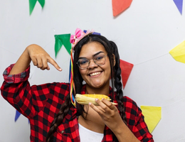 É possível fazer escolhas mais saudáveis na festa junina (Imagem: Cristian Maciel06 | Shutterstock)