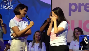 Michelle pediu para Amália retirar o olho durante o evento