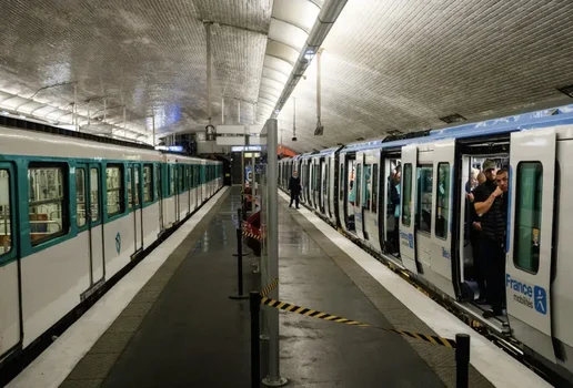 Metro paris france
