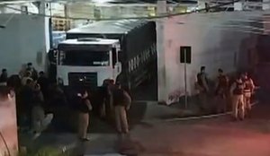 PM cerca galpao assaltado em guarabira