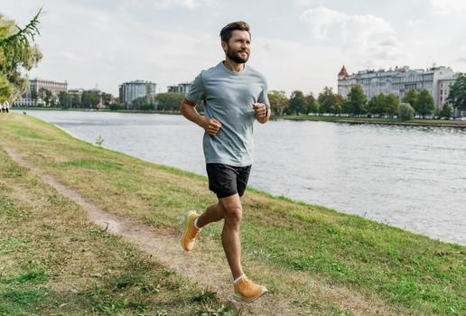Síndrome do joelho de corredor pode causar dores e exige cuidados (Imagem: muse studio | Shutterstock)
