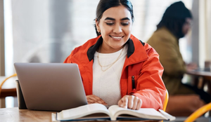 A regência é dividida em verbal e nominal (Imagem: PeopleImages | Shutterstock)