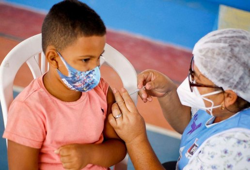 Vacinação de crianças em João Pessoa