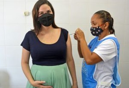 João Pessoa imuniza grávidas, puérperas e aplica 2ª dose neste sábado (26)