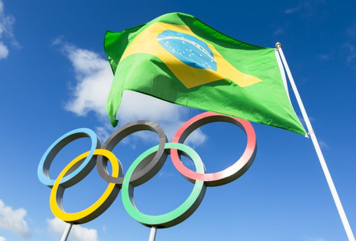 Atletas olímpicos brasileiros marcaram a história com feitos que transcendem o pódio (Imagem: lazyllama | Shutterstock)