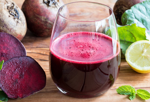 Suco de beterraba com gengibre (Imagem: Madeleine Steinbach | Shutterstock)