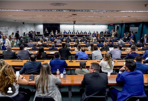 Mais de 100 prefeitos se reúnem com a bancada federal paraibana em Brasília (DF)