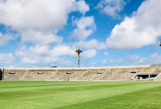 Estádio Almeidão, em João Pessoa, é palco da primeira partida