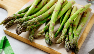 O aspargo é um alimento nutritivo e benéfico para a saúde (Imagem: nelea33 | Shutterstock)