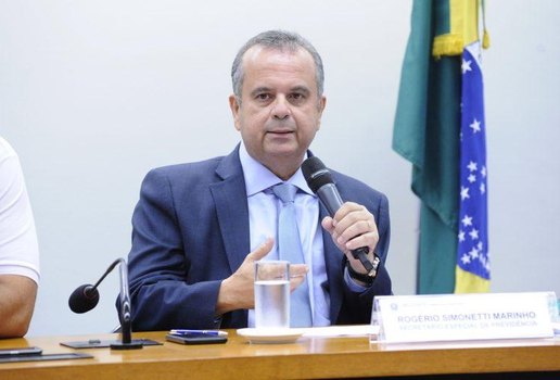 Ministro Rogério Marinho participa de entrega de casas em João Pessoa