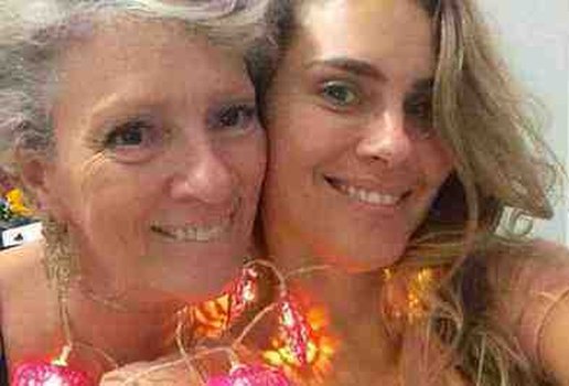 Mae de Carolina Dieckmann morre e atriz faz homenagem