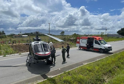 O acidente aconteceu na tarde deste domingo (17).