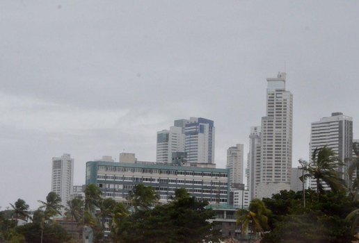 João Pessoa amanheceu sob chuva nesta sexta-feira (7)