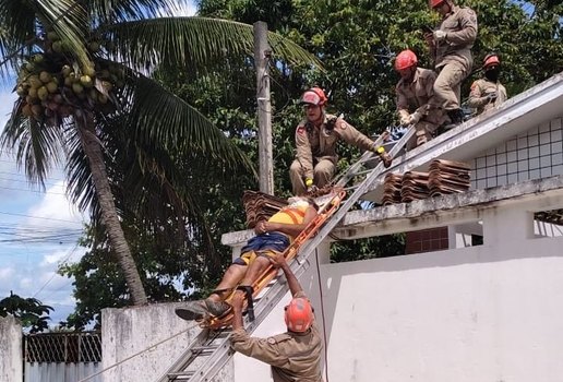 Homem desmaiou enquanto fazia manutenção em residência.