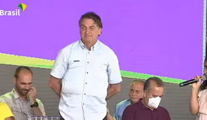 Bolsonaro volta a defender uso de hidroxicloroquina em solenidade