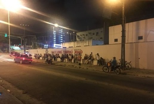 Filas em escolas de joao pessoa 01