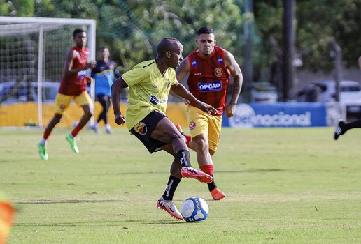 Botafogo realiza jogo treino no CT